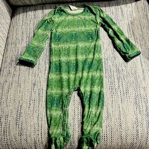 Alligator looking footie